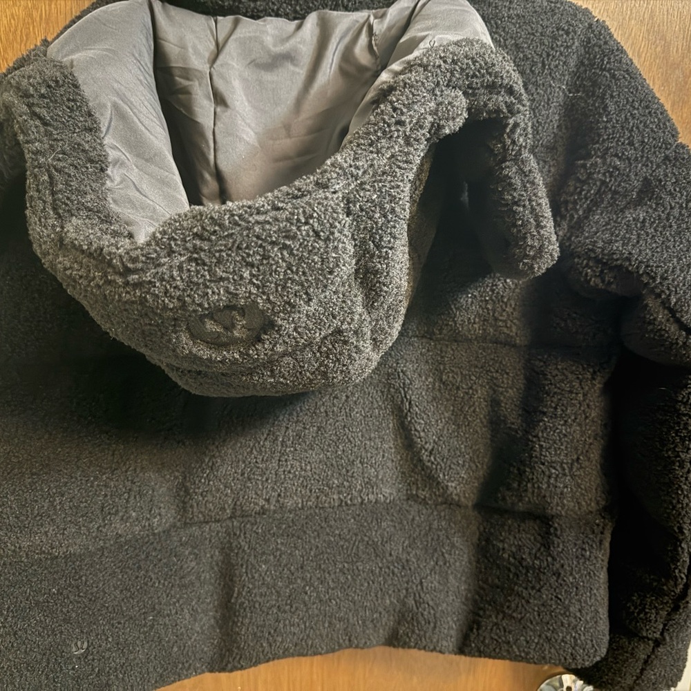 Lululemon women’s Wunder Puff Cropped Jacket
*Textured Fleece - Picture 3 of 10